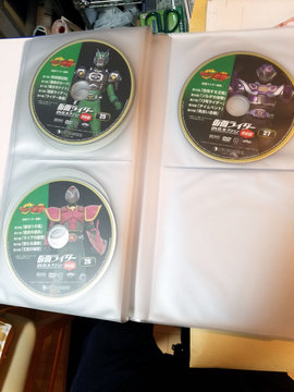 龍騎DVDコレクション0602.jpg