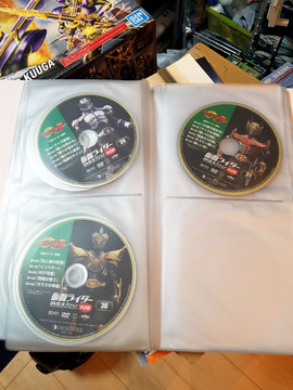 龍騎DVDコレクション1002.jpg